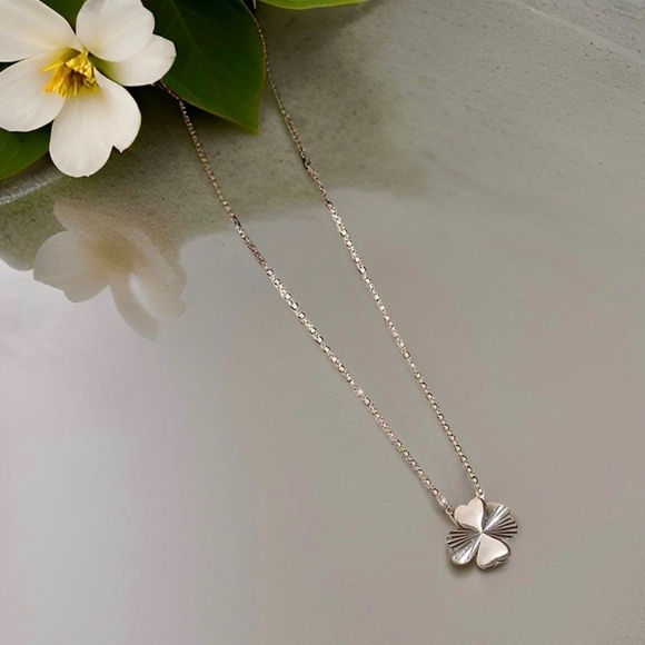 Darla Clover Necklace Pendant Bundle - Picture 3 of 8